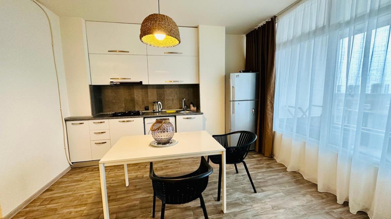 Magnolia Apartment Terrace 3 Batumi Eksteriør billede